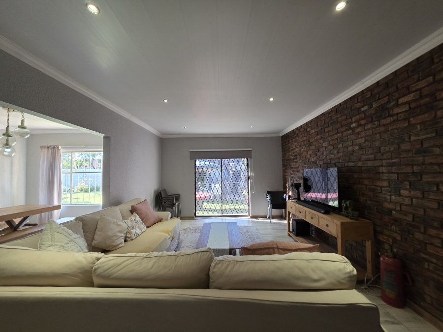 3 Bedroom Property for Sale in Riebeeckstad Free State